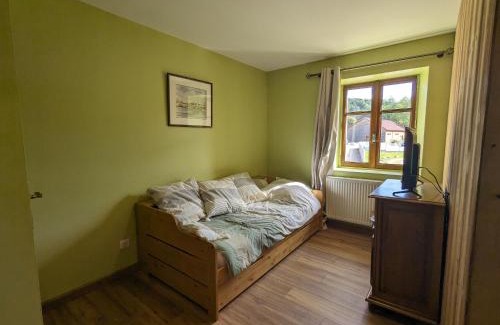 Rehaupal Bed & Breakfast | Chambre familiale climatisée avec accès jardin - FR-1-589-663