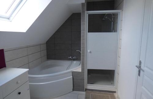 Juilley Bed & Breakfast | Chambre familiale proche Mont St Michel