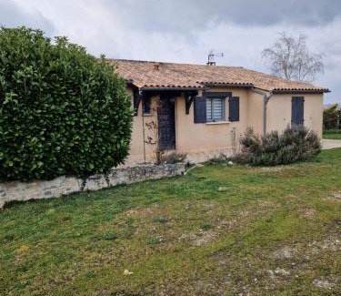 Saint-Martial-de-Valette Bed & Breakfast | Chambre d'hôtes