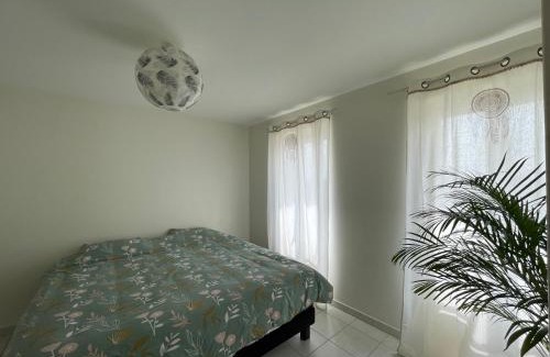 Saint-Martin-Belle-Roche House | Chambre privée - Maison partagée