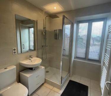 Saint-Martin-Belle-Roche House | Chambre privée - Maison partagée