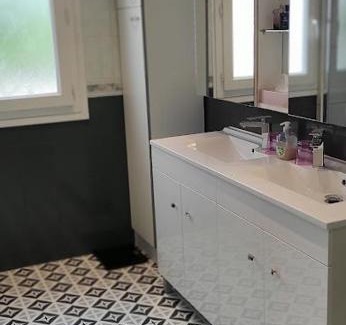 Combs-la-Ville Other | Chambre Grand lit Afrik