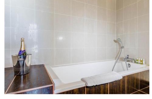 Les Deux Alpes Hotel | Chambre Hôtel Ibiza Spa - Hammam - Jacuzzis - Piscine Chauffée