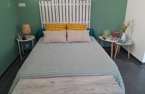 Saint-Thibery Bed & Breakfast | Chambre Indépendante Près des Plages