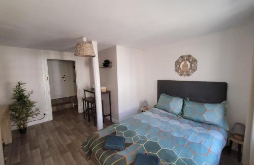 Cormeilles Apartment | Chambre indépendante Au Relais Normand