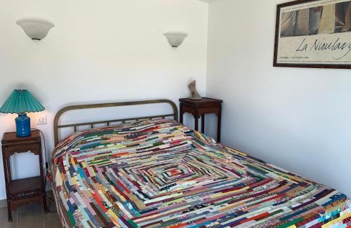 Vico Bed & Breakfast | Chambre indépendante dans villa bord de mer