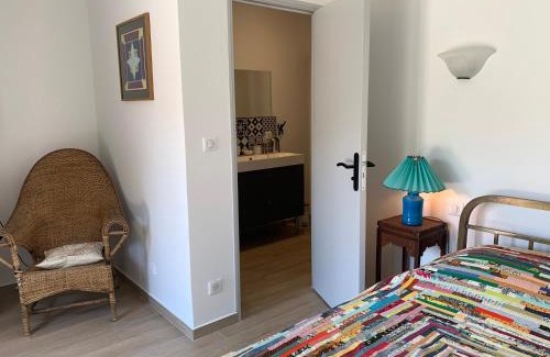 Vico Bed & Breakfast | Chambre indépendante dans villa bord de mer