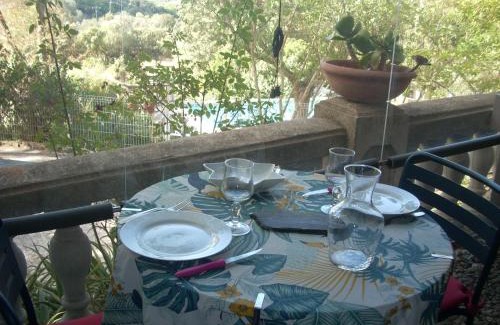 Sartene House | CHAMBRE INDEPENDANTE climatisée, cuisine d'été, piscine