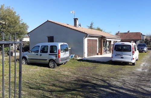 Varilhes Bed & Breakfast | Chambre Lumineuse Dans Maison Familiale Calme