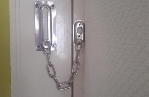 Le Creusot House | Chambre meublée au cœur de ville - chez l'habitant