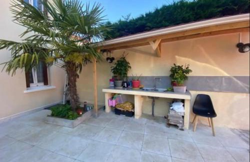 Stains House | Chambre Pinky Elisabeth proche Paris