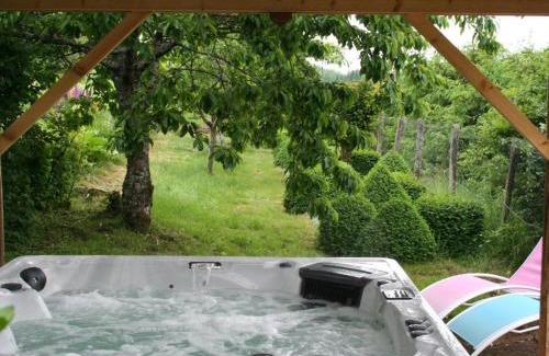 Le Clerjus Bed & Breakfast | Chambre Printanière avec Parc et Activités en Nature - FR-1-589-722