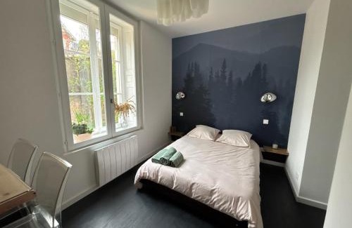 Remiremont House | Chambre privée Au pied des Vosges entrée et terrasse privatives, proche gare et centre-ville