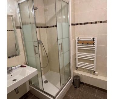 Petit Nanterre House | Chambre privée - spacieuse et lumineuse chez l'habitant