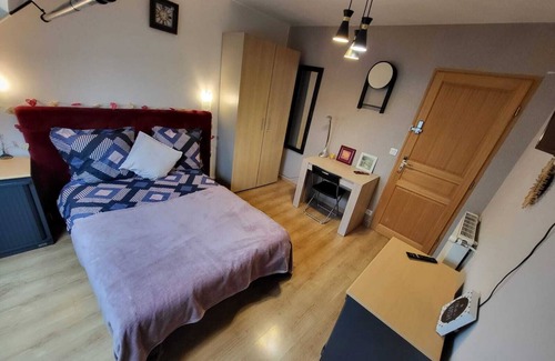 Corbeil-Essonnes Bed & Breakfast | Chambre Romantique 30min Paris