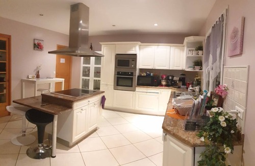 Corbeil-Essonnes Bed & Breakfast | Chambre Romantique 30min Paris