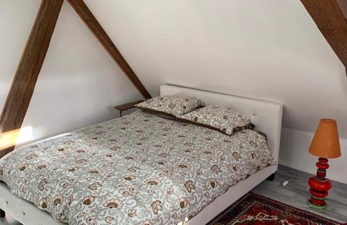 Urbes Bed & Breakfast | Chambre rustique avec double lit et sa salle de bain privée