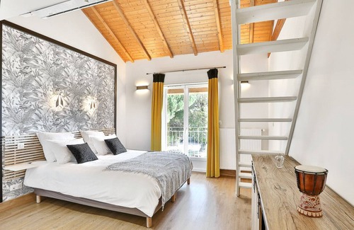 Agonac Bed & Breakfast | Chambre Saly in the Périgord Vert near Brantôme, Little Venice