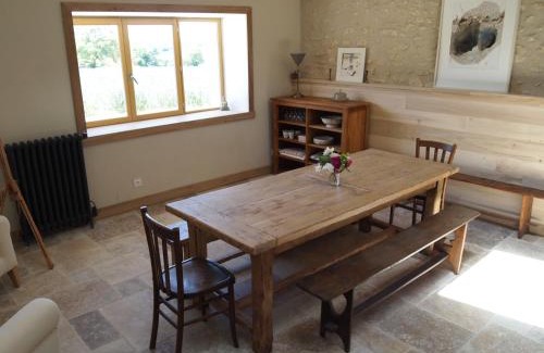 Leguillac-de-Cercles House | Chambre, sauna, piscine à la campagne