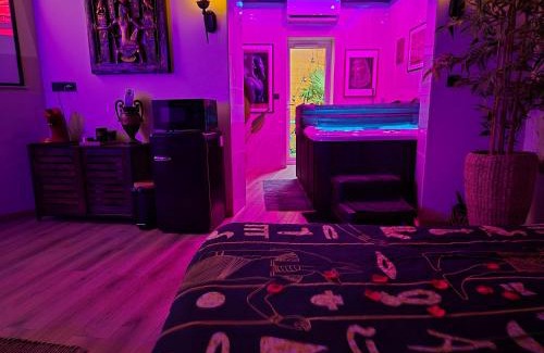 Solesmes Bed & Breakfast | Chambre SPA Toutankhamon