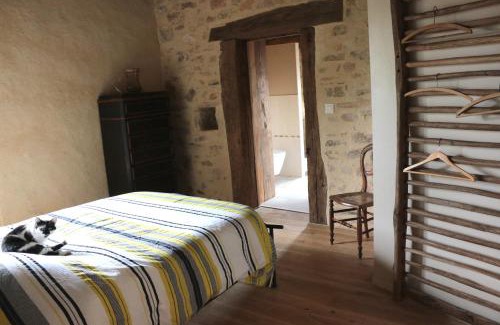 Saint-Cirgues Bed & Breakfast | Chambre spacieuse dans maison de caractère, au calme, avec belle vue