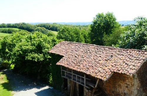 Saint-Cirgues Bed & Breakfast | Chambre spacieuse dans maison de caractère, au calme, avec belle vue