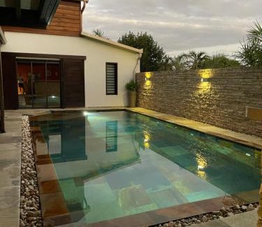 Saint-Pierre Bed & Breakfast | chambre "suite parentale" Villa Hermès