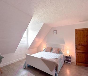 Saint-Georges-de-Blancaneix House | Chambres à louer à la Villa l idéale