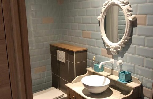 Saint-Clair-de-la-Tour House | Chambres au Château du Mouillat