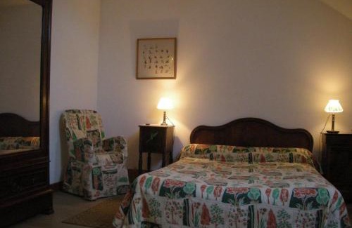 Montchevrier Bed & Breakfast | Chambres confortables et jardin ombragé dans une ferme du XIXème siècle près de Châteauroux - FR-1-591-699