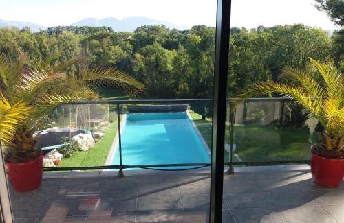 Fillinges House | Chambres, cuisine, piscine, spa, billards, airhockey, nature