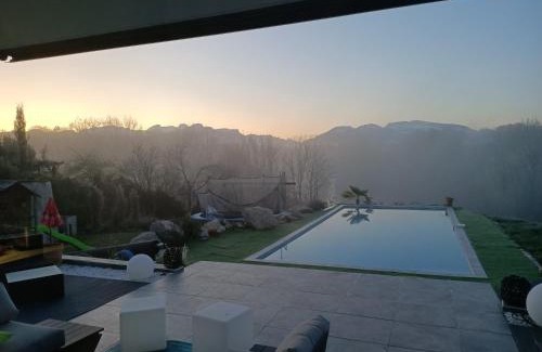 Fillinges House | Chambres, cuisine, piscine, spa, billards, airhockey, nature