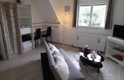 Bazouges-la-Perouse House | Chambres d'Hôtes DM