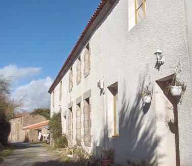 Bazoges-en-Paillers Bed & Breakfast | Chambres d'hôtes de La Templerie-Moulin