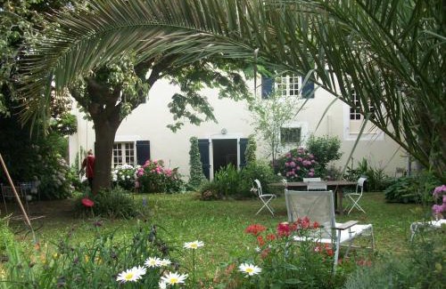 Sorde-lAbbaye Bed & Breakfast | Chambres d'Hôtes Aroha