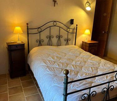 Espeluche Bed & Breakfast | Chambres d'hôtes - Le Mas du Colombeyras