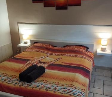 Figanieres Bed & Breakfast | Chambres d'hôtes naturistes adultes pour couples