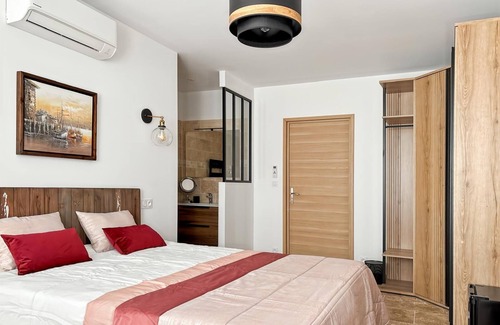 Chateaurenard Bed & Breakfast | CHAMBRES D'HOTES D'EXCEPTION in a MAS PROVENCAL with gourmet breakfast