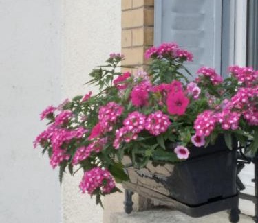 Consenvoye House | Chambres dhôtes Logette