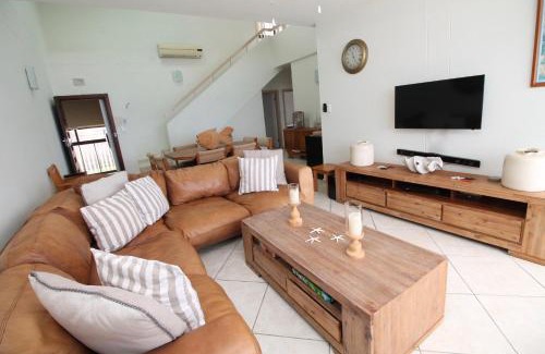 Manaba Beach Apartment | Chamonix 16