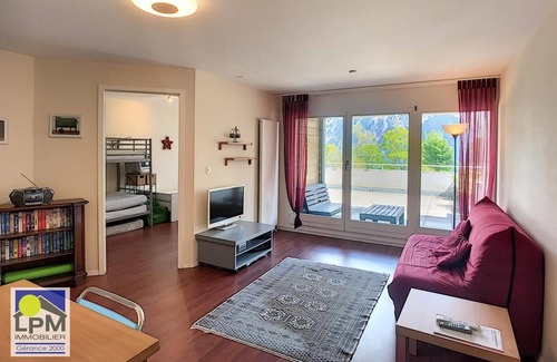 Leysin Apartment | Chamossaire A102 5 minutes from the cable cars and near the centre, modern apartment house. Apartmen