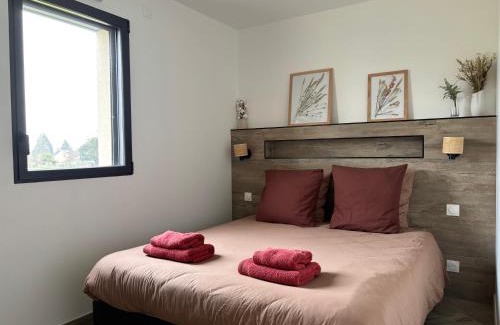 Loucelles Apartment | Champ de blé Apt neuf indépendant plain pied dans maison contemporaine décoration soignée tout confort terrasse aménagée, grand terrain parking privé à 15 mn de Caen et 10 mn deBayeux proche plages du débarquement