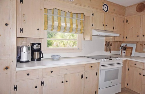 North Litchfield Beach House | Champagne Shores Dog Friendly, 2 Full Kitchens