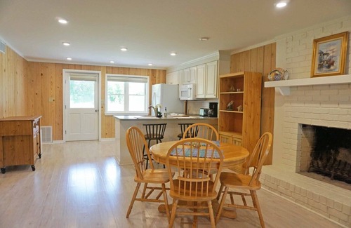 North Litchfield Beach House | Champagne Shores Dog Friendly, 2 Full Kitchens