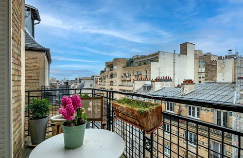Passy Apartment | Champagne Sky, by Veeve