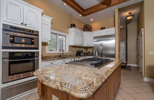 Oakland House | Champagne Taste | Level, Lakefront, Private Dock
