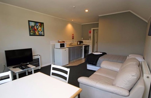Lower Hutt Hotel | Champers Motor Inn