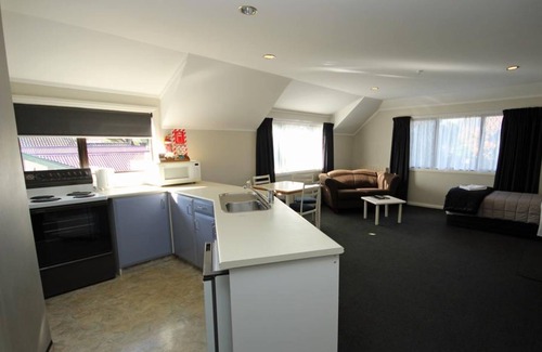 Lower Hutt Hotel | Champers Motor Inn