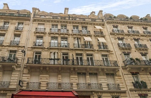 Champs-Elysees Apartment | Champs Elysées!Montaigne, New&Luxurious 6pers flat