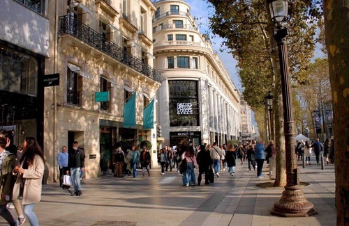 Faubourg-du-Roule Condo | Champs Elysees - Arc de Triomphe Cozy Studio in Paris 8